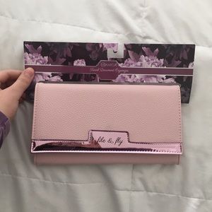 travel document organizer